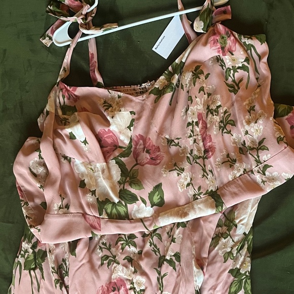 Reformation Nadira Dress in Rose Garden - Picture 2 of 6